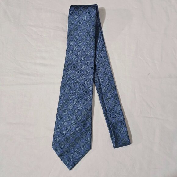 Charvet Place Vendome Made in France 100% Silk Necktie Blue Green Geo 3 3/8"x57" - Picture 3 of 6